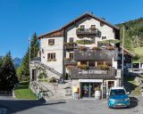 Hotel ve Švýcarsku poblíž jezera Maggiore a pohoří Gottard. 1