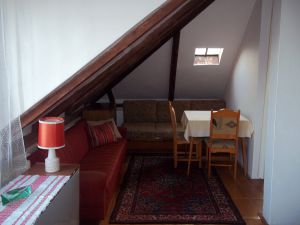Podkrovní byt ve skvělé lokalitě - Praha 8 - Ládví 11