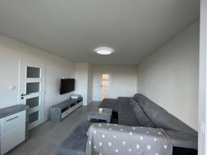Prodej prosluněného bytu 3+1, 73 m² s balkónem a sklepní kójí na Praha 13 - Stodůlky. 2