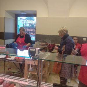 Přenechám pronájem zavedené prodejny maso-uzeniny 11