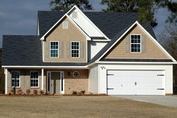 Výběr pohonu pro garážová vrata: Kriteriá, výkon a spolehlivost