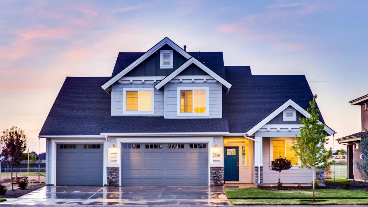 Garážová vrata: Typy, pohon a bezpečnostní prvky