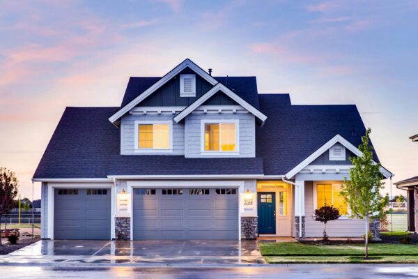 Garážová vrata: Typy, pohon a bezpečnostní prvky