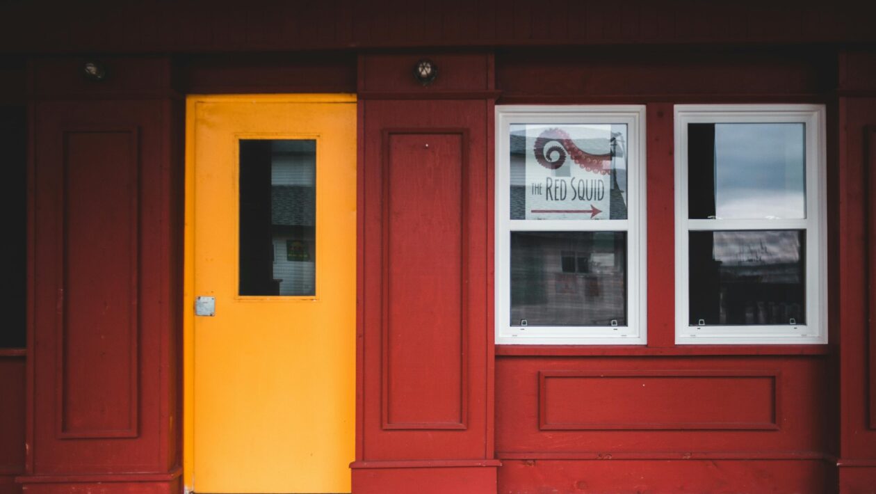 Vstupní dveře: Bezpečnost, izolace a certifikace