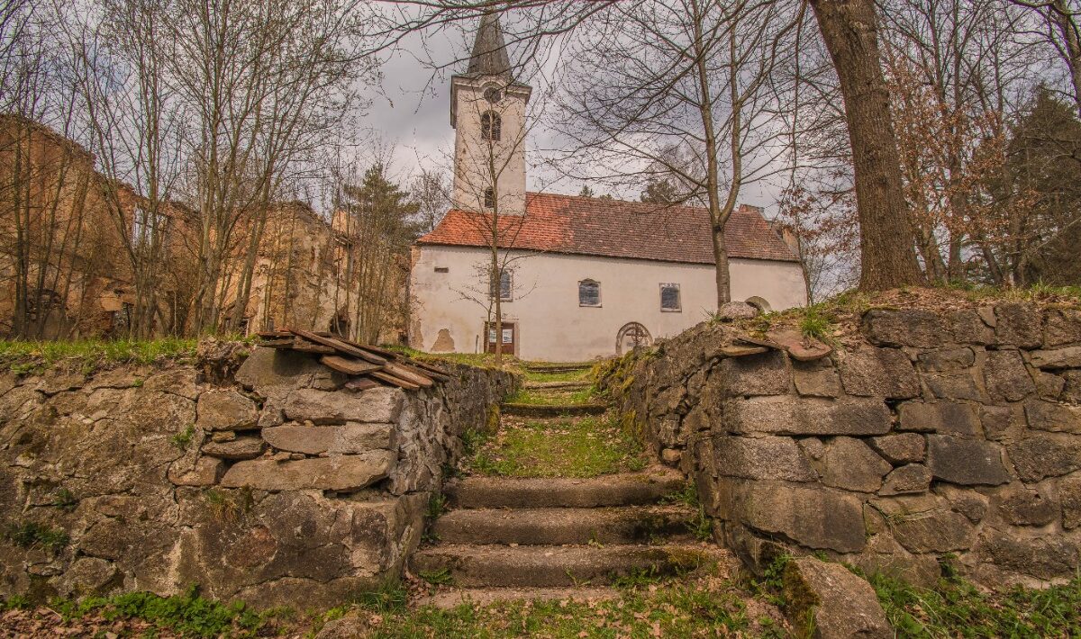Sbírka na opravu kostela v Krabonoši překročila hranici 100 tisíc korun díky daru podnikatele a filantropa Peciny