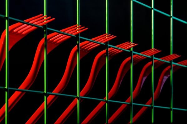 Noise management bez konfliktov: Meranie, tlmenie a dohody s nájomníkmi