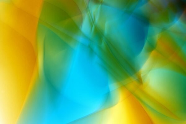 Kancelárske trendy 2025: Oblé tvary, teplé dekory dreva a akustické textílie