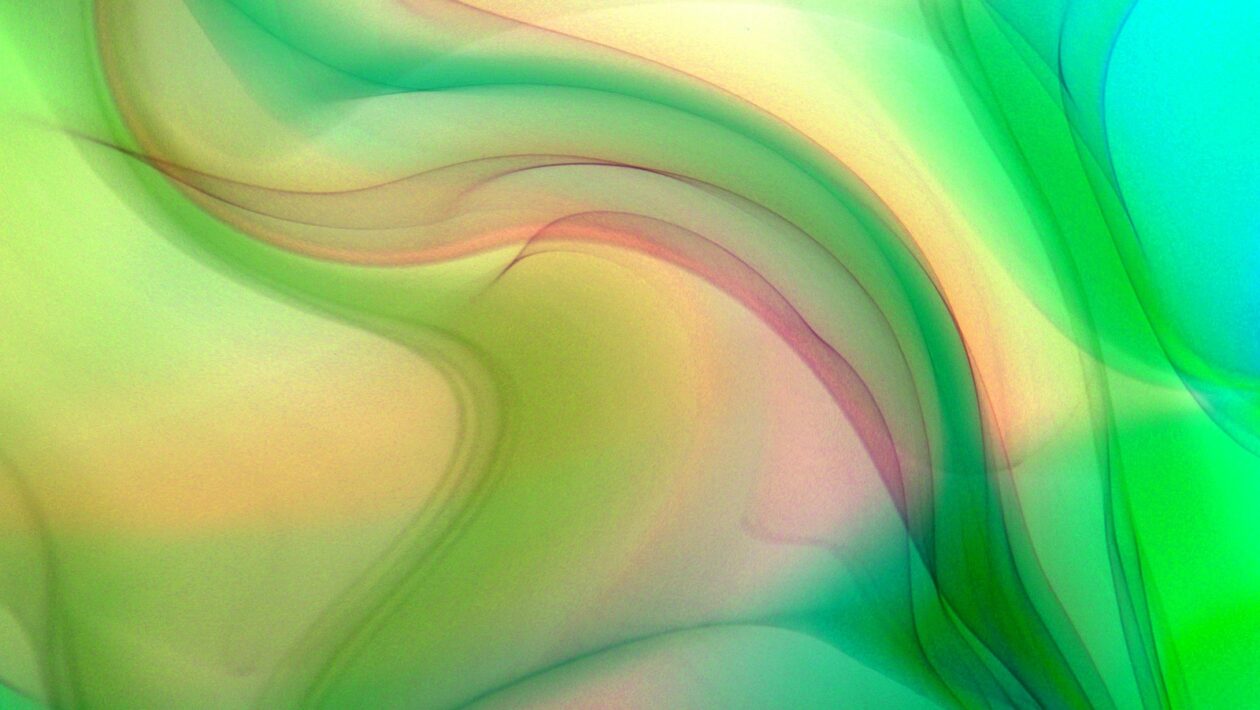 Carport s fotovoltikou: Multifunkčné riešenie pre tieň, nabíjanie a výrobu energie