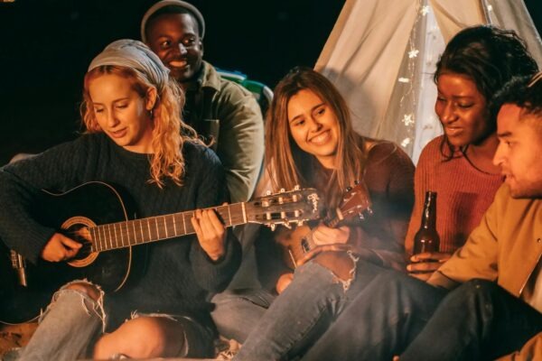 Komparativní analýza: Pásové a pilotové základy v geotechnice