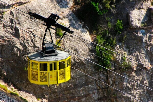 Význam dilatačních spár ve stavebnictví: Statika a tepelná roztažnost