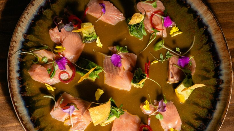 Návrh reprezentativního recepčního prostoru: Estetika a tok osob