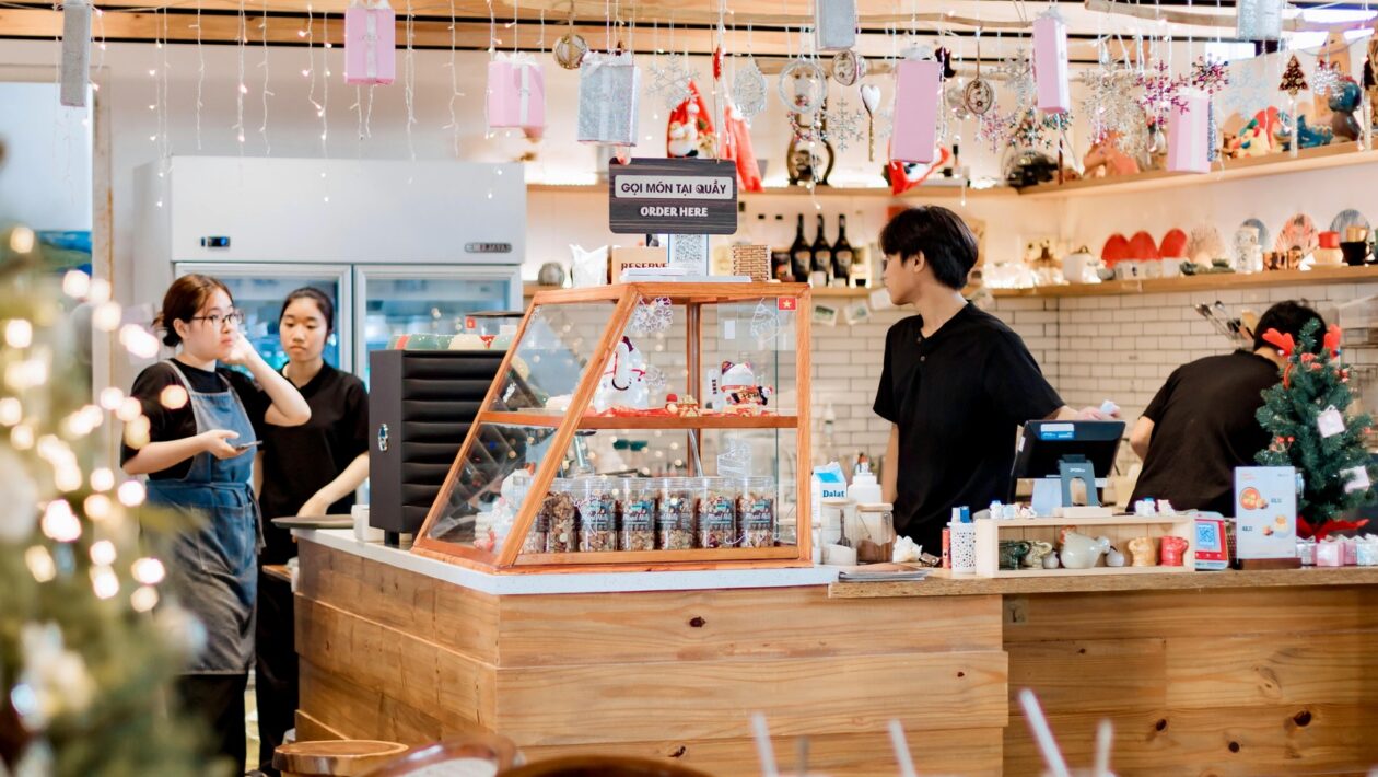 Osvětlení a ventilace ve skladech: Energetická účinnost a bezpečnost práce